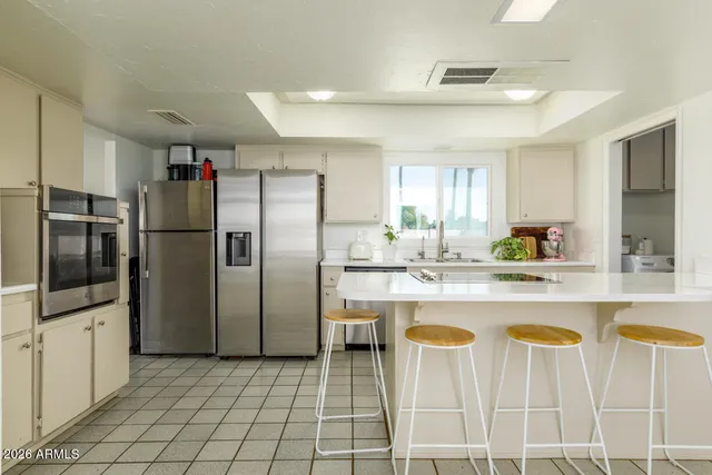 $385,000 | 3222 West Hearn Road, Phoenix, AZ 85053