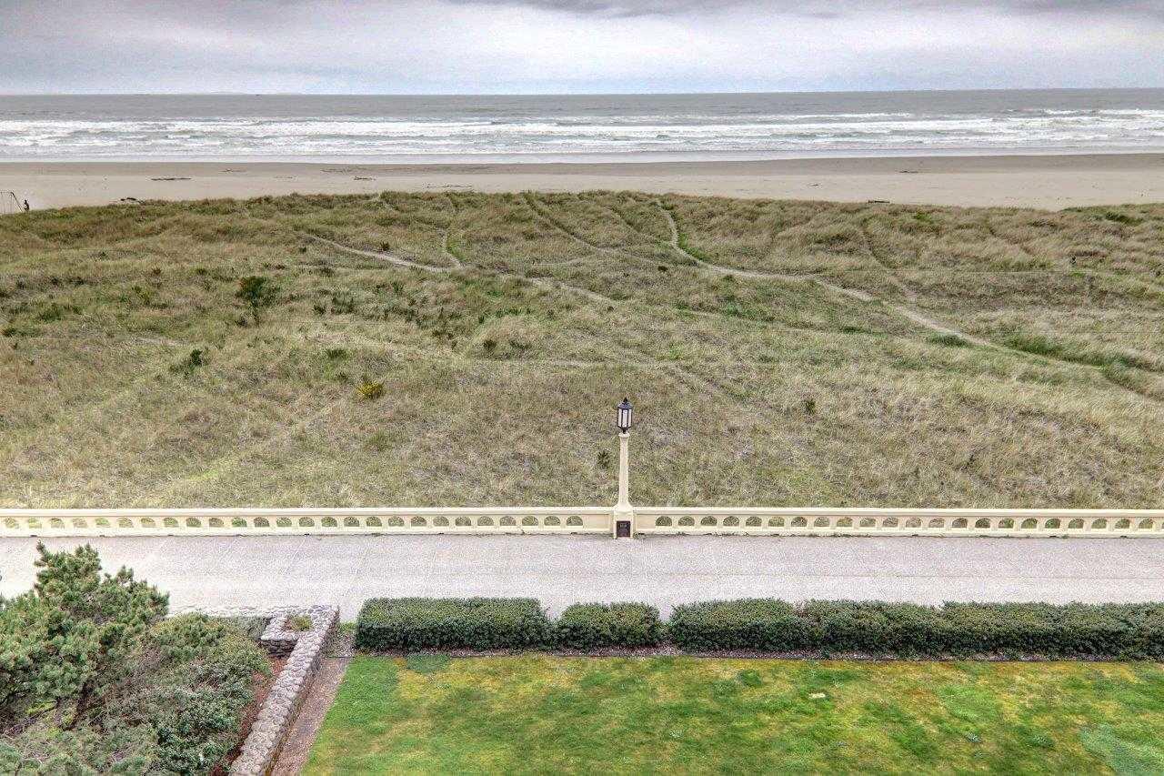561 South Promenade Seaside, OR 97138 - Photo 23 of 35 Beach Club condo to the sand