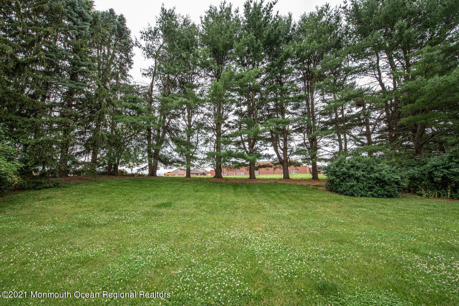 26 Hilltop Road Freehold, NJ 07728 - Photo 8 of 35 px 9