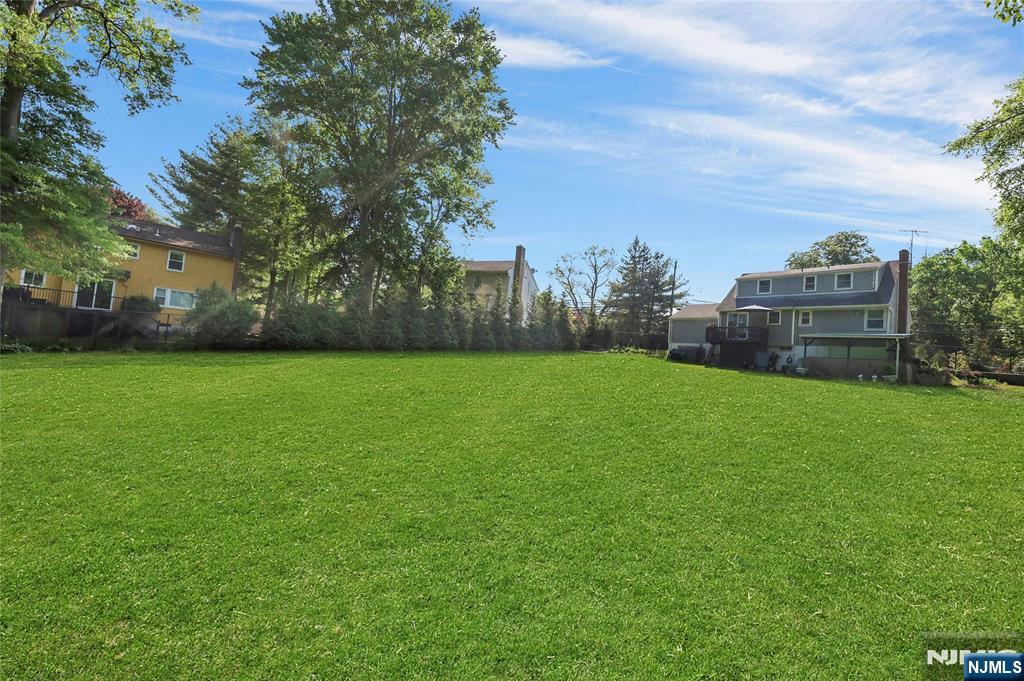 497 Tappan Road Norwood, NJ 07648 - Photo 31 of 33