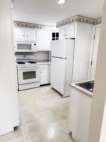 $489,000 | 6 Dunnhill Drive, Unit 28, Kennebunk, ME 04043