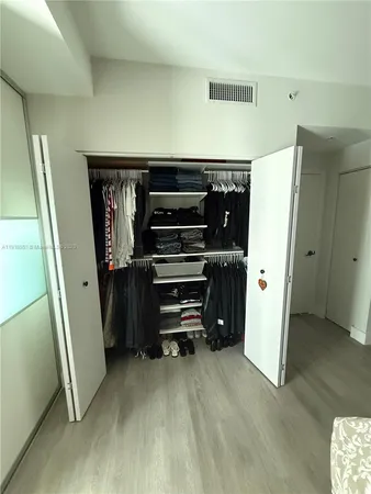 $3,000 | 90 Southwest 3rd Street, Unit 2108, Miami, FL 33130