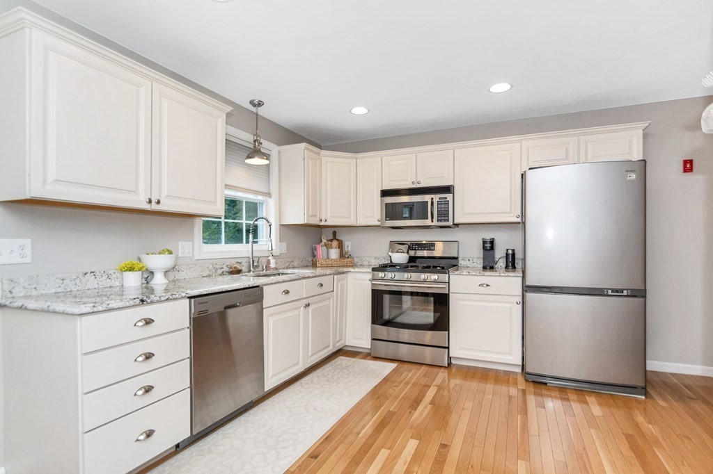 511 Waverly Road, Unit 1 North Andover, MA 01845 - Photo 9 of 39 Gallery Image 9