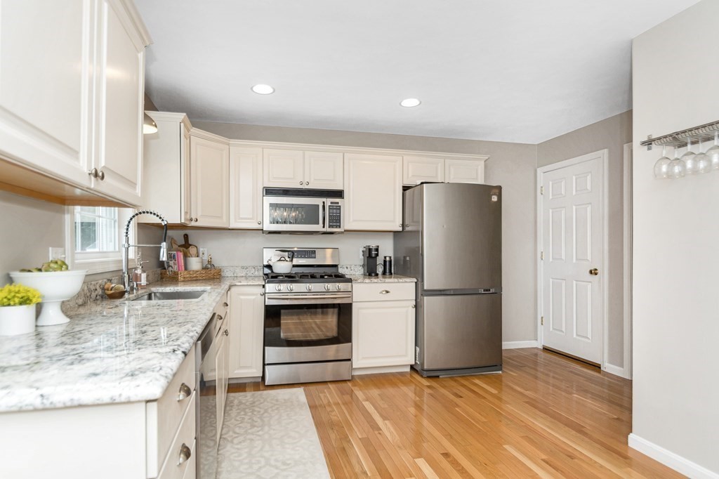 511 Waverly Road, Unit 1 North Andover, MA 01845 - Photo 10 of 39 Gallery Image 10