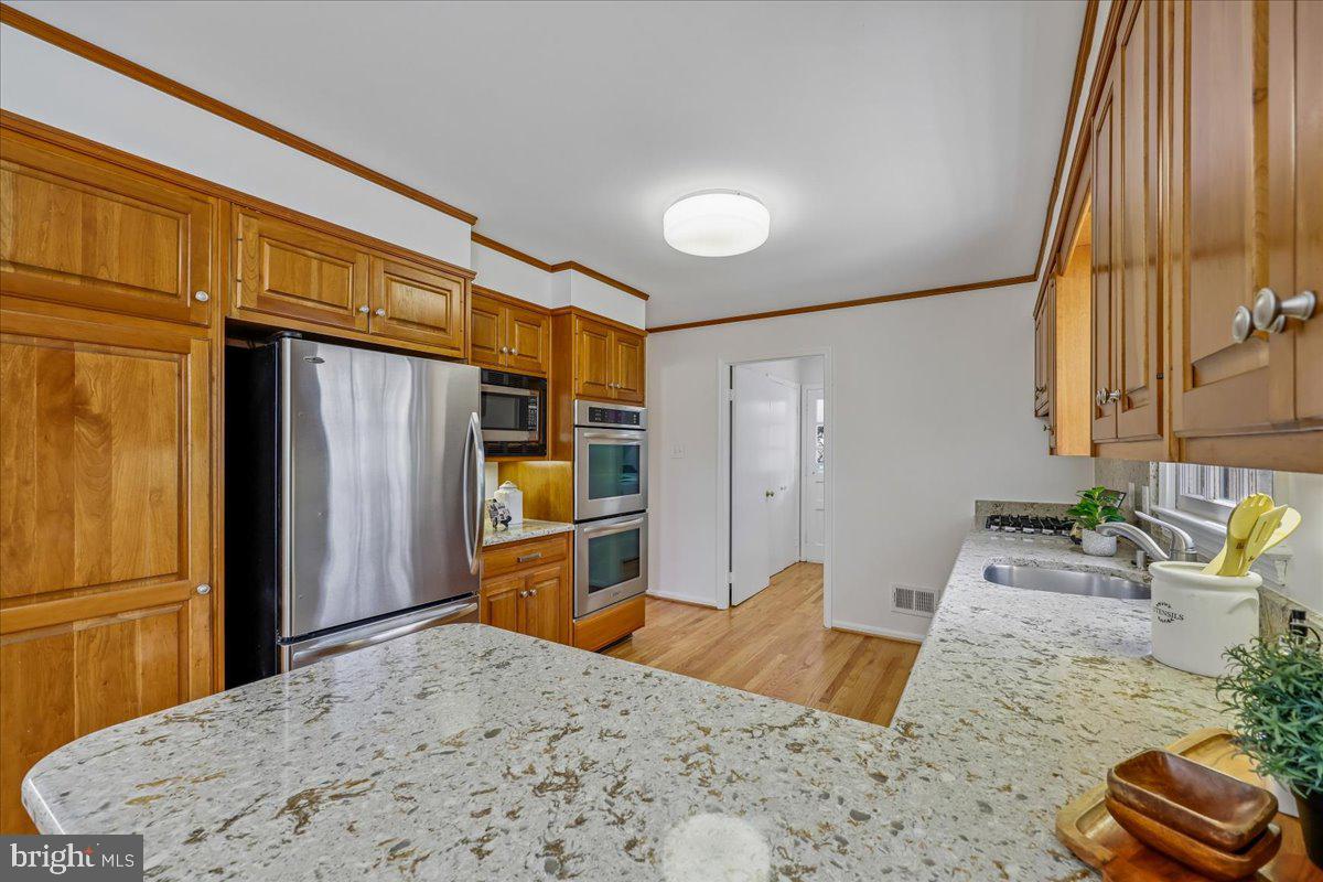 15012 Redgate Drive Silver Spring, MD 20905 - Photo 9 of 53 Gorgeous Granite Counters
