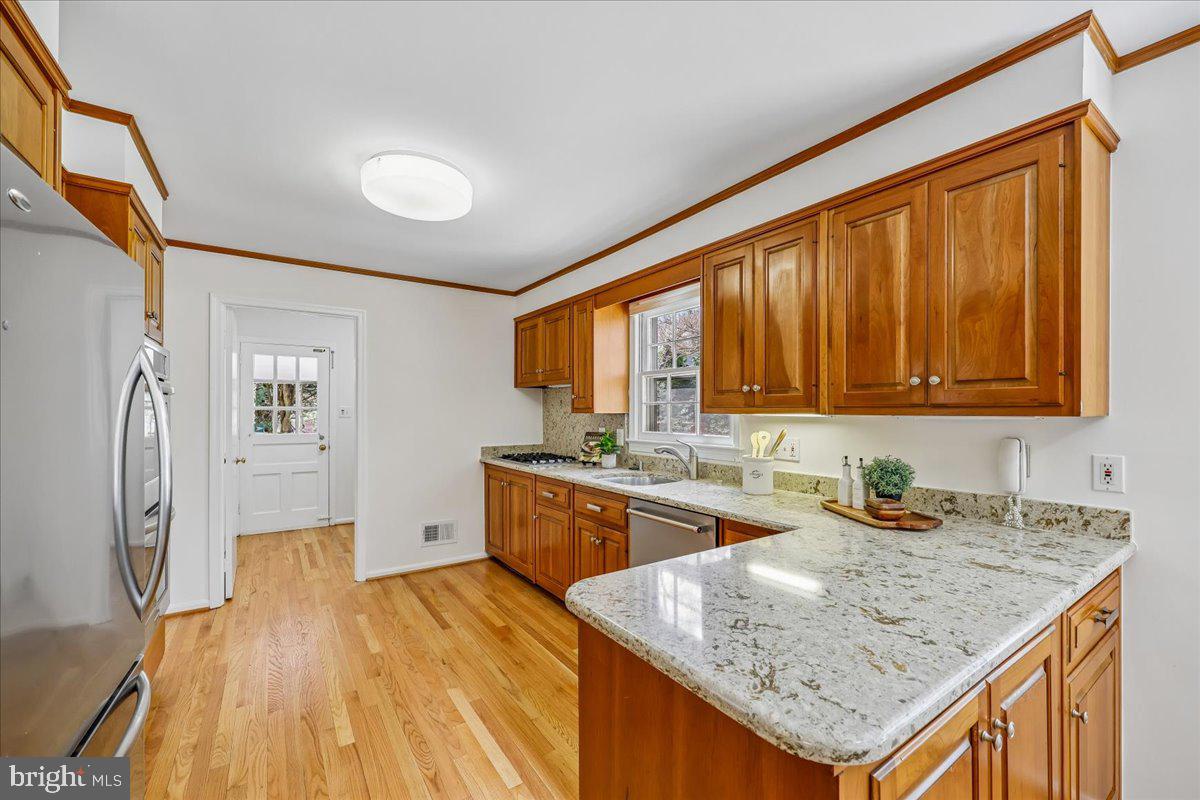 15012 Redgate Drive Silver Spring, MD 20905 - Photo 10 of 53 So Much Prep Space!