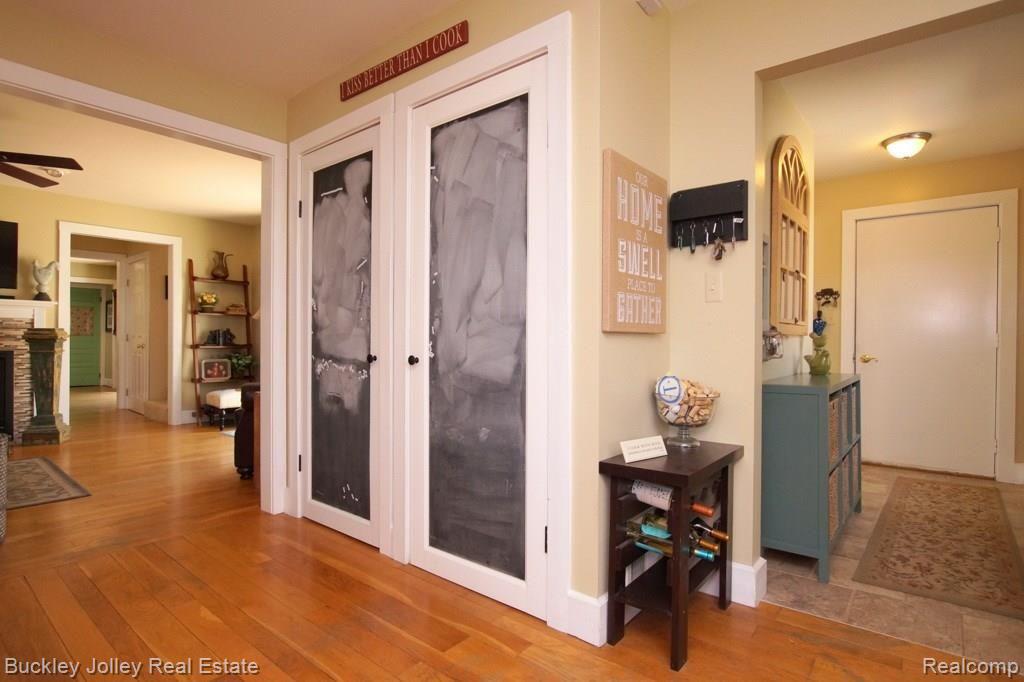 1278 County Farm Road Howell, MI 48843 - Photo 6 of 28 Large Pantry