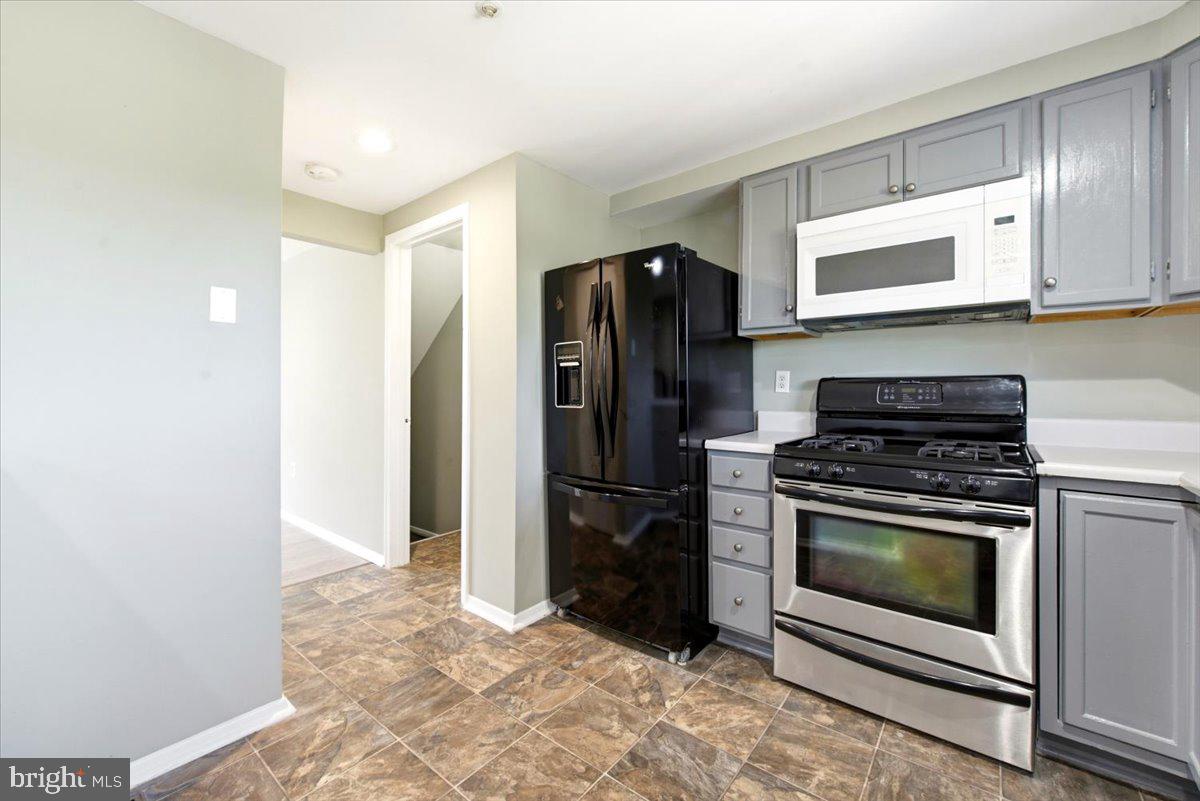 3426 Round Road Baltimore, MD 21225 - Photo 6 of 24