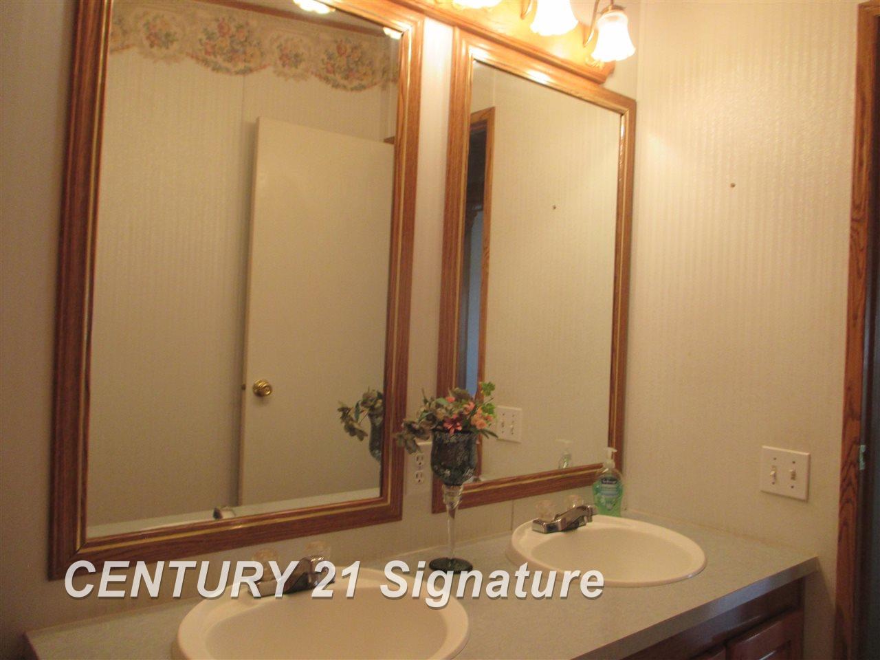 11270 West Stanley Road Flushing, MI 48433 - Photo 15 of 34