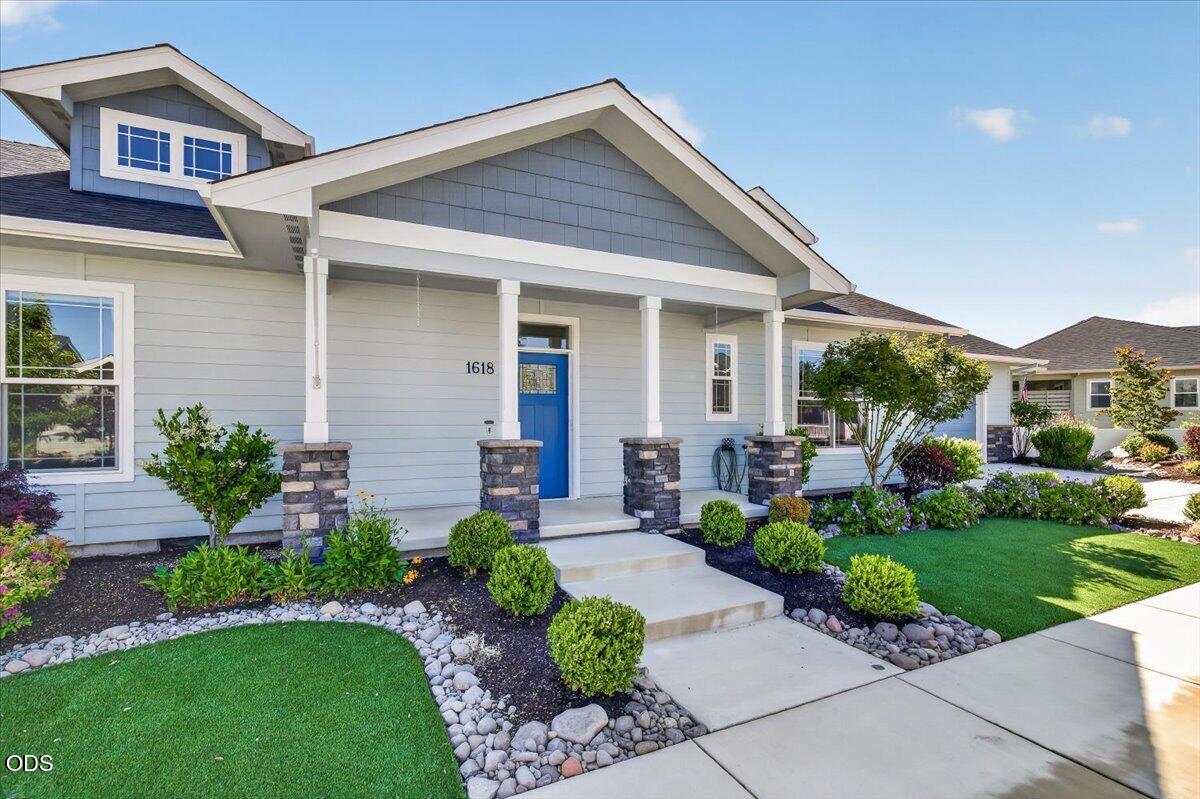 1618 River Run Street Central Point, OR 97502 - Photo 1 of 36