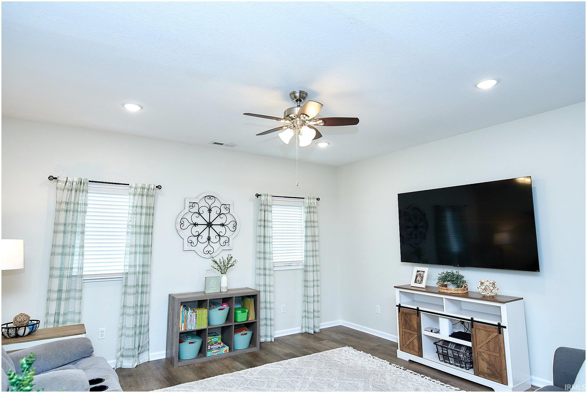 1018 West Water Street Berne, IN 46711 - Photo 13 of 36