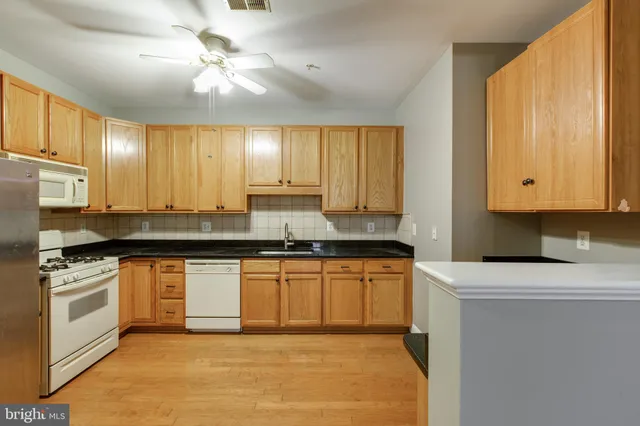 $2,600 | 2111 Ganton Green, Unit 107, Woodstock, MD 21163