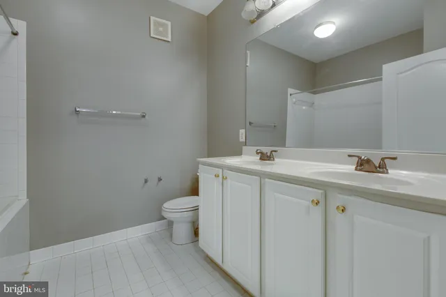 $2,600 | 2111 Ganton Green, Unit 107, Woodstock, MD 21163