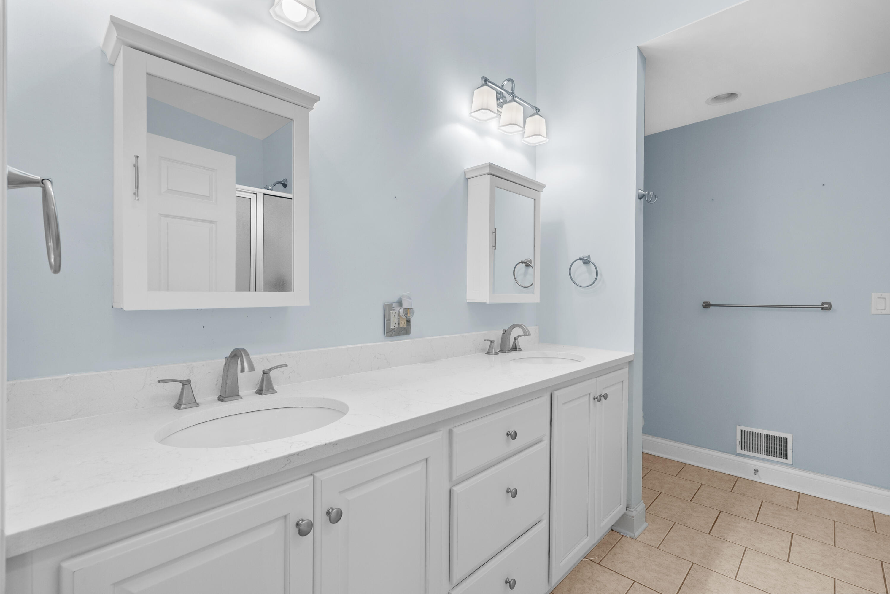 2547 Holiday House Road St. Joseph, MI 49085 - Photo 23 of 59 Holiday House Rd 2547 St Joseph 49085-15