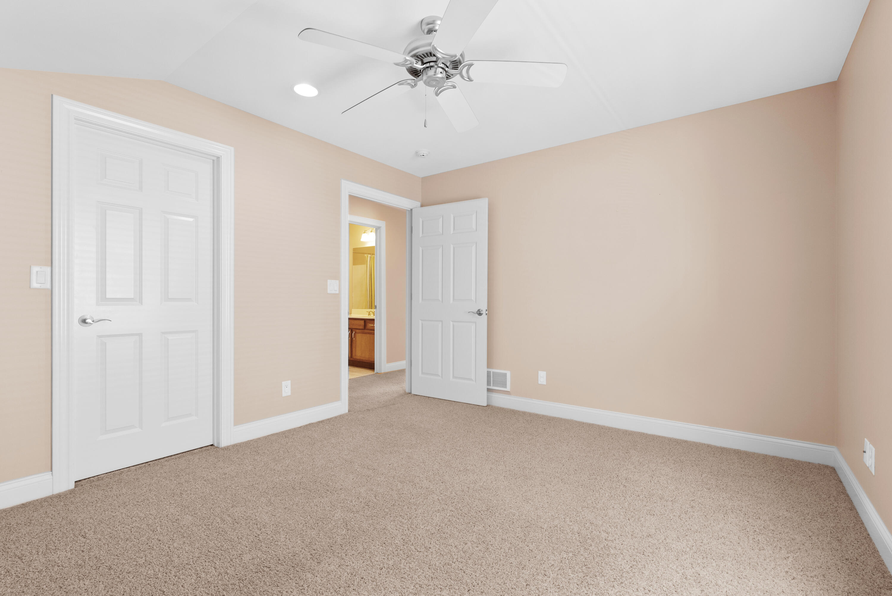 2547 Holiday House Road St. Joseph, MI 49085 - Photo 30 of 59 Holiday House Rd 2547 St Joseph 49085-22