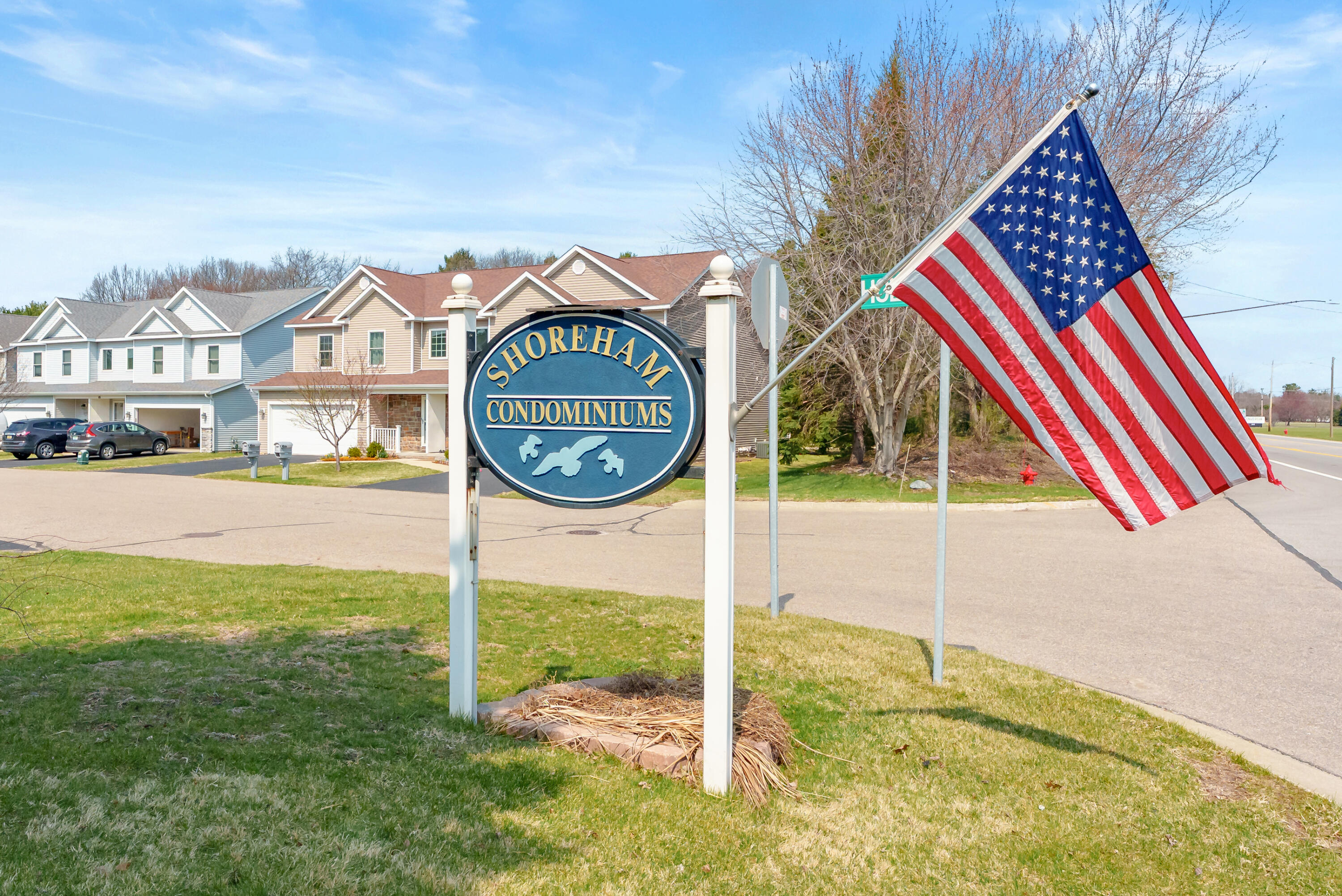 2547 Holiday House Road St. Joseph, MI 49085 - Photo 4 of 59 Holiday House Rd 2547 St Joseph 49085-41