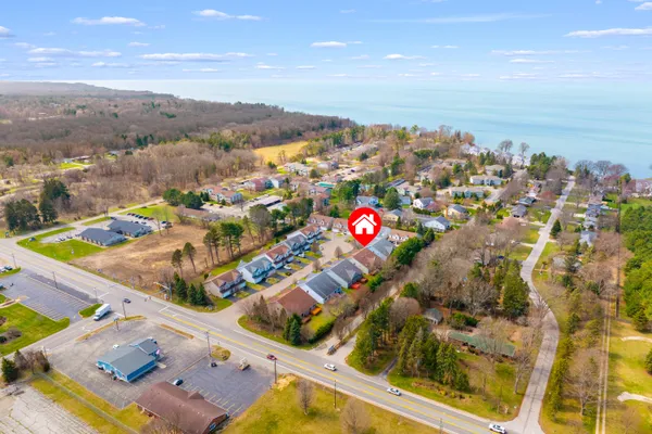 $376,000 | 2547 Holiday House Road, St. Joseph, MI 49085