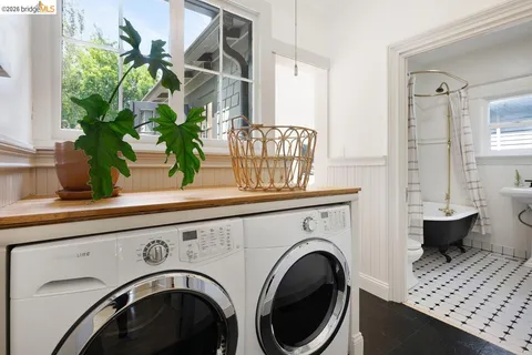 $845,000 | 4369 Howe Street, Oakland, CA 94611