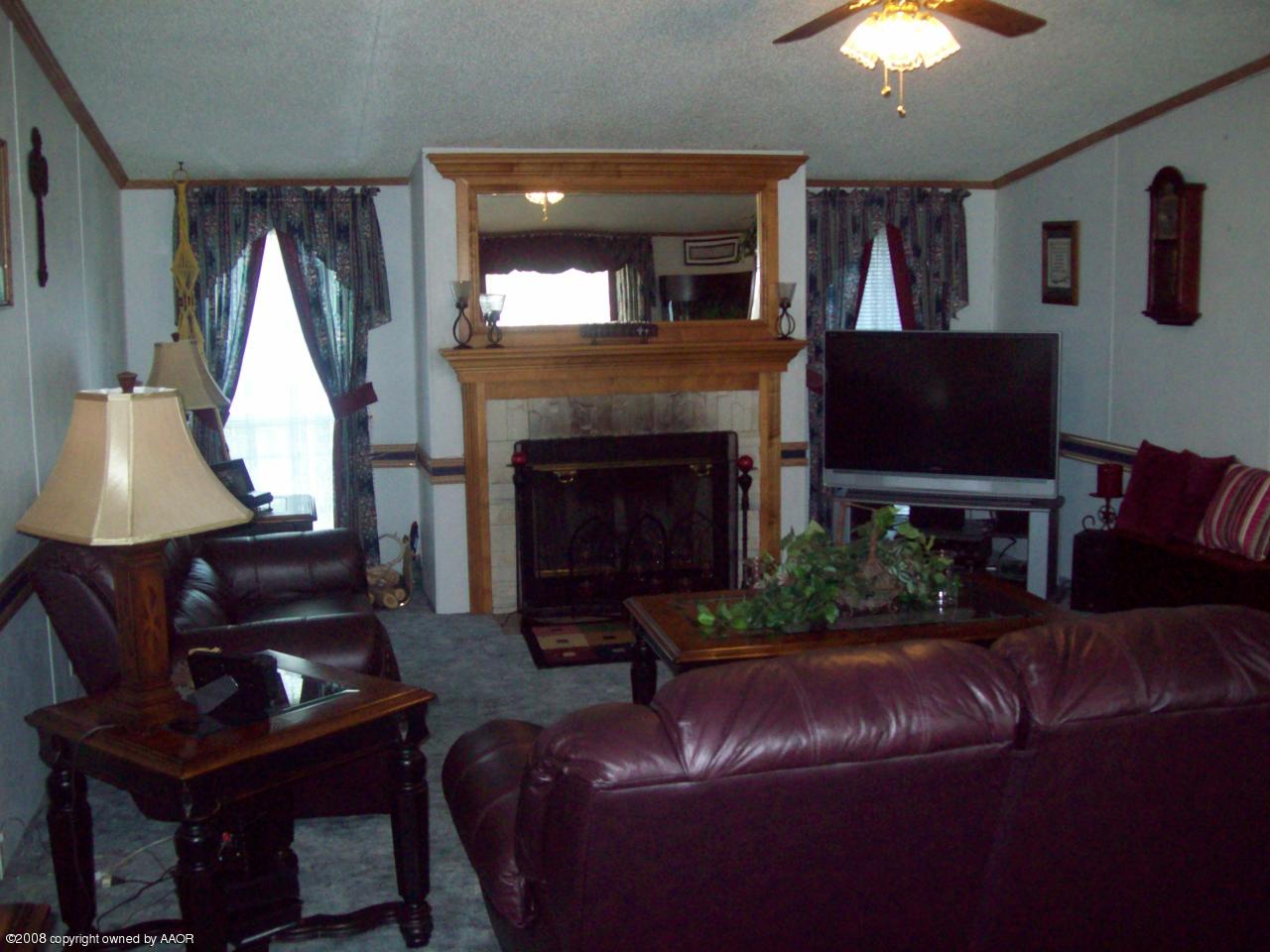 6705 Susie Road Amarillo, TX 79118 - Photo 19 of 35 Living Room