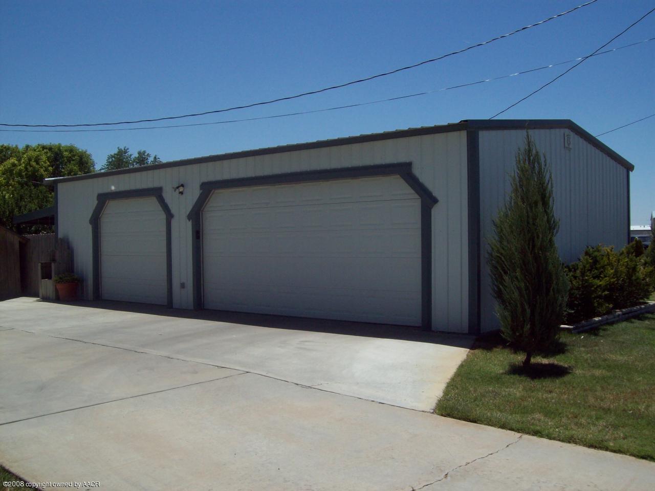 6705 Susie Road Amarillo, TX 79118 - Photo 6 of 35 Garage 1
