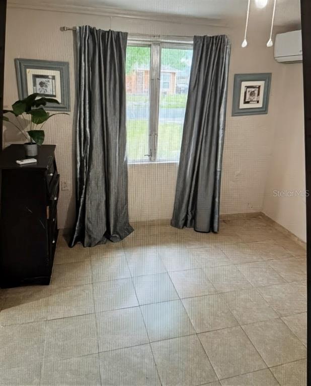 2725 Sample Street Kissimmee, FL 34744 - Photo 3 of 8