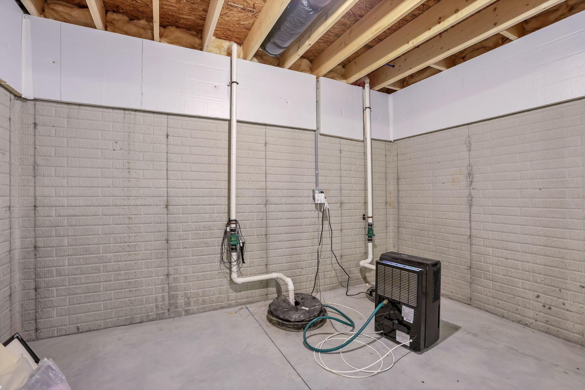 9660 Old Rainer Road Roseville, OH 43777 - Photo 57 of 71 Dehumidifier and sump pump