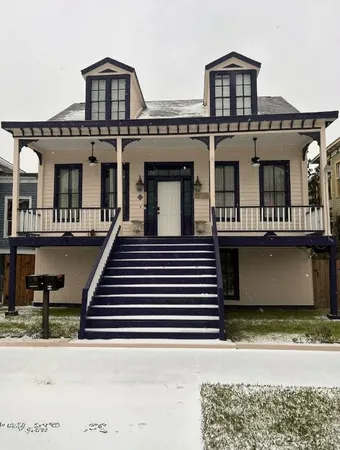 $2,500 | 1421 Winnie Street, Galveston, TX 77550