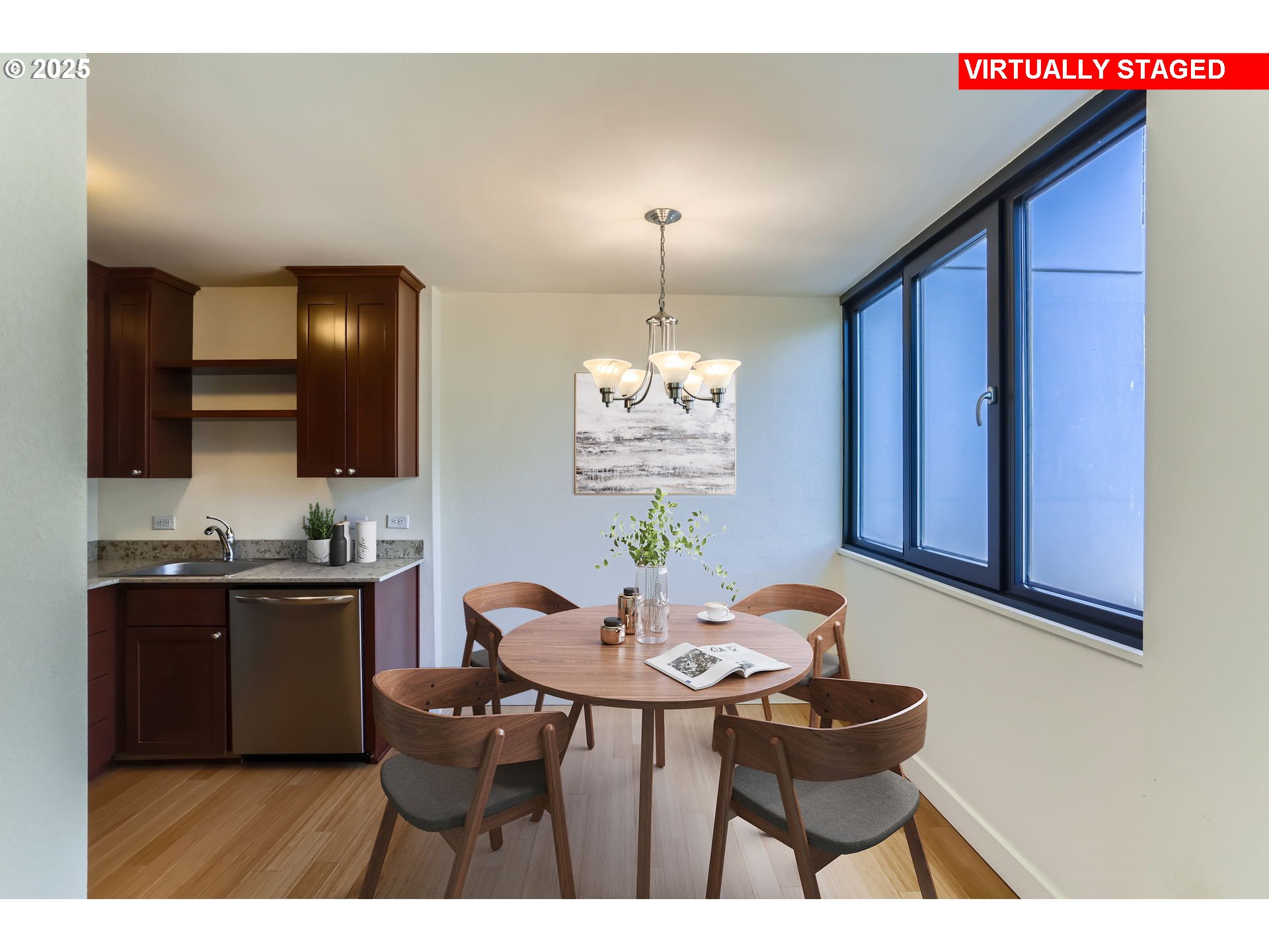 111 Southwest Harrison Street, Unit 3F Portland, OR 97201 - Photo 12 of 32 Kitchen/Dining Room