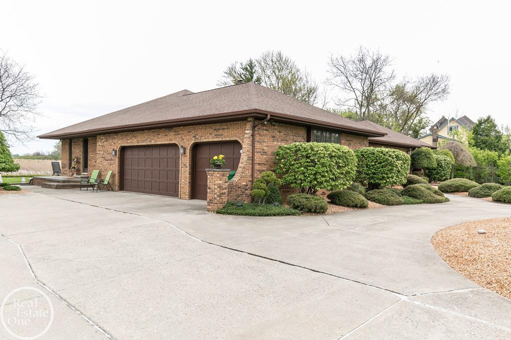 32411 Sutton Road New Baltimore, MI 48047 - Photo 3 of 42
