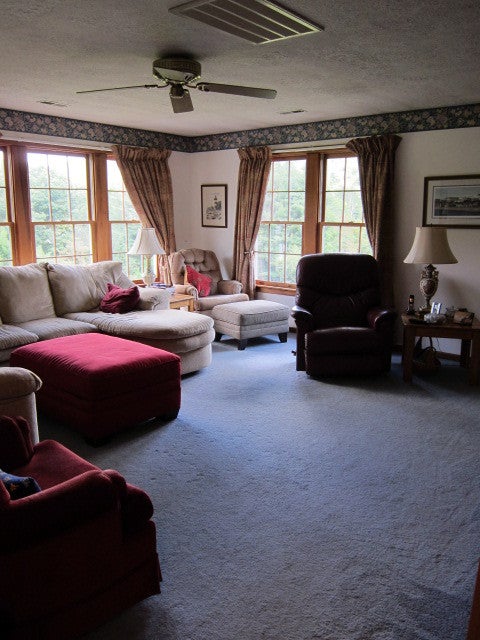 2025 Pete Lynch Road Secondcreek, WV 24974 - Photo 45 of 94 Large living room with gas log fireplace.