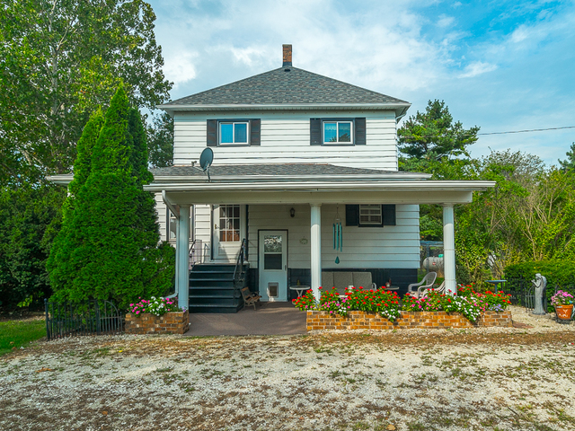 17447 West 2000N Road Reddick, IL 60961 - Photo 1 of 37 front view of a house