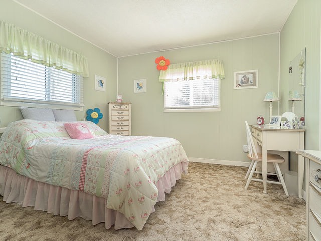 17447 West 2000N Road Reddick, IL 60961 - Photo 20 of 37 a bedroom with a bed and a table in it