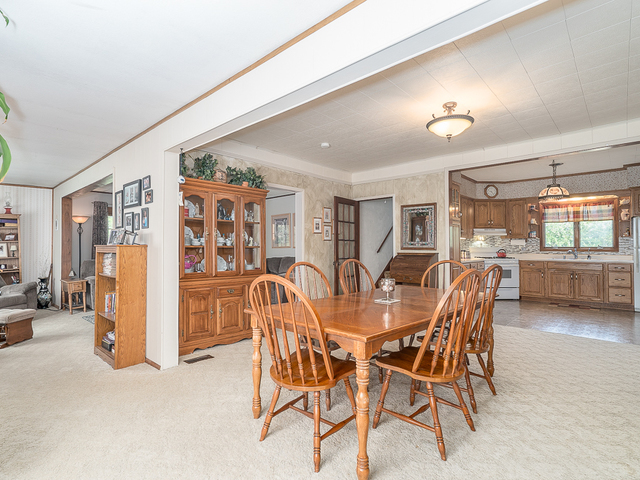 17447 West 2000N Road Reddick, IL 60961 - Photo 7 of 37 a dining room with furniture and window
