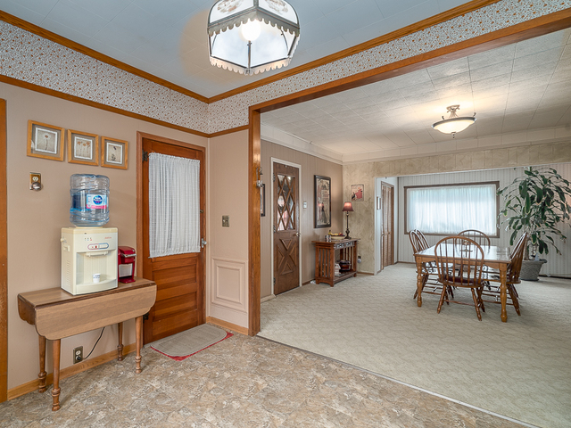 17447 West 2000N Road Reddick, IL 60961 - Photo 9 of 37 a living room with furniture