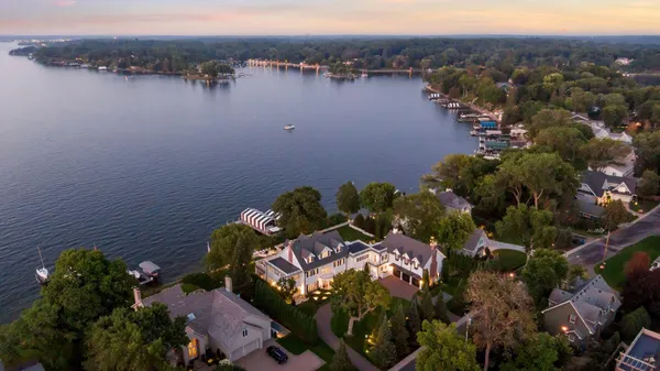 $11,850,000 | 20100 Lakeview Avenue, Excelsior, MN 55331