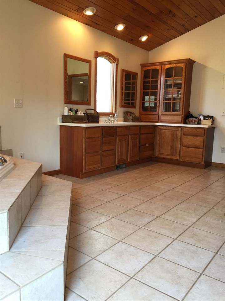 11631 South 41 Road Cadillac, MI 49601 - Photo 16 of 27 1798833-15.JPG