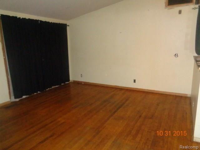 29642 Judith Street Inkster, MI 48141 - Photo 5 of 28 LIVING ROOM
