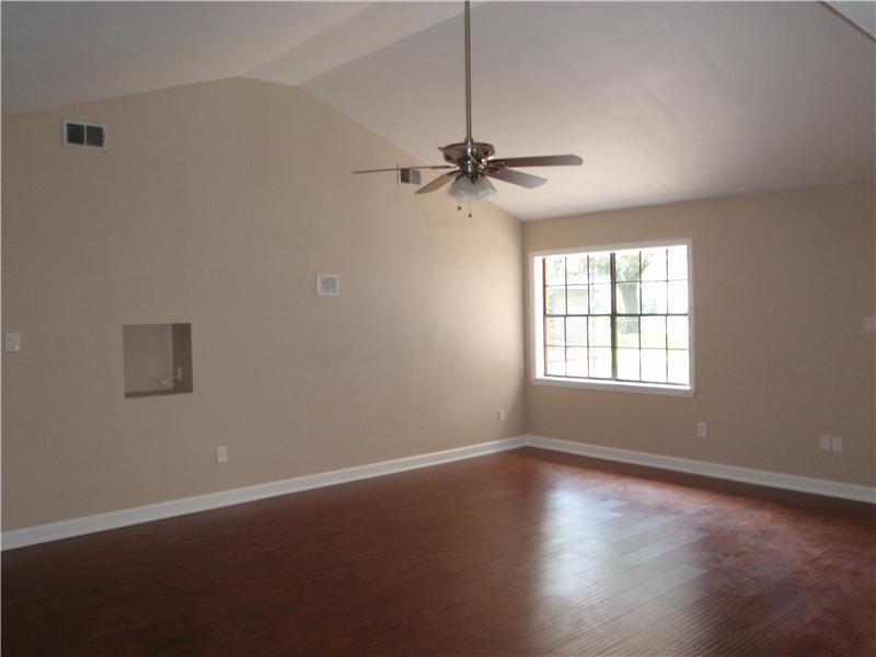 210 Devon Road Laplace, LA 70068 - Photo 3 of 18 Gallery Image 3