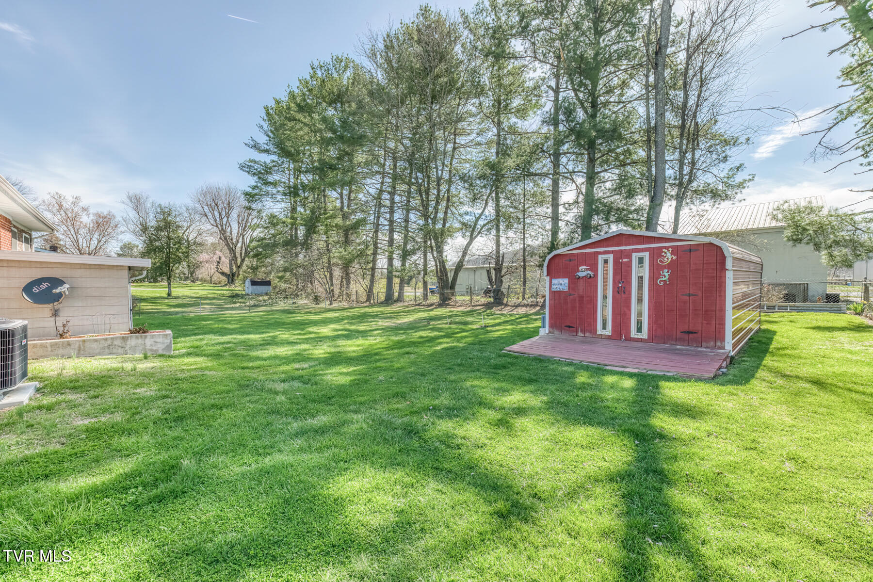 633 Old Airport Road Bristol, VA 24201 - Photo 11 of 34 633 Old Airport Rd-32