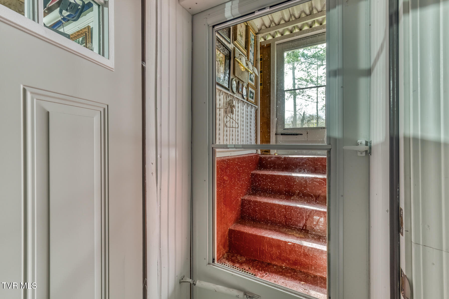 633 Old Airport Road Bristol, VA 24201 - Photo 27 of 34 633 Old Airport Rd-22