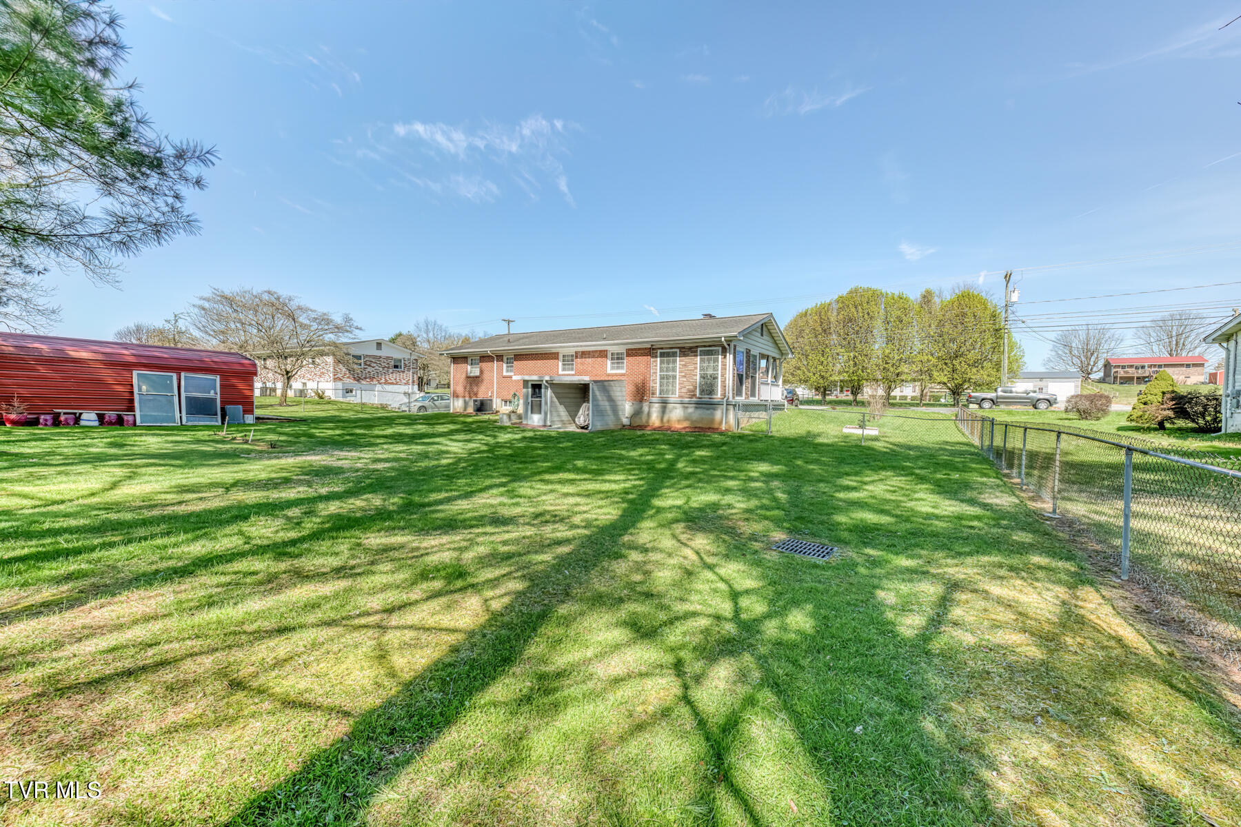 633 Old Airport Road Bristol, VA 24201 - Photo 7 of 34 633 Old Airport Rd-30