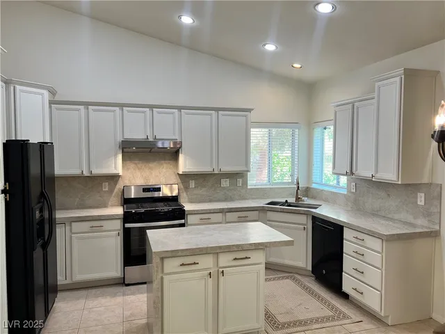 $2,500 | 11736 Hugana Place, Las Vegas, NV 89141