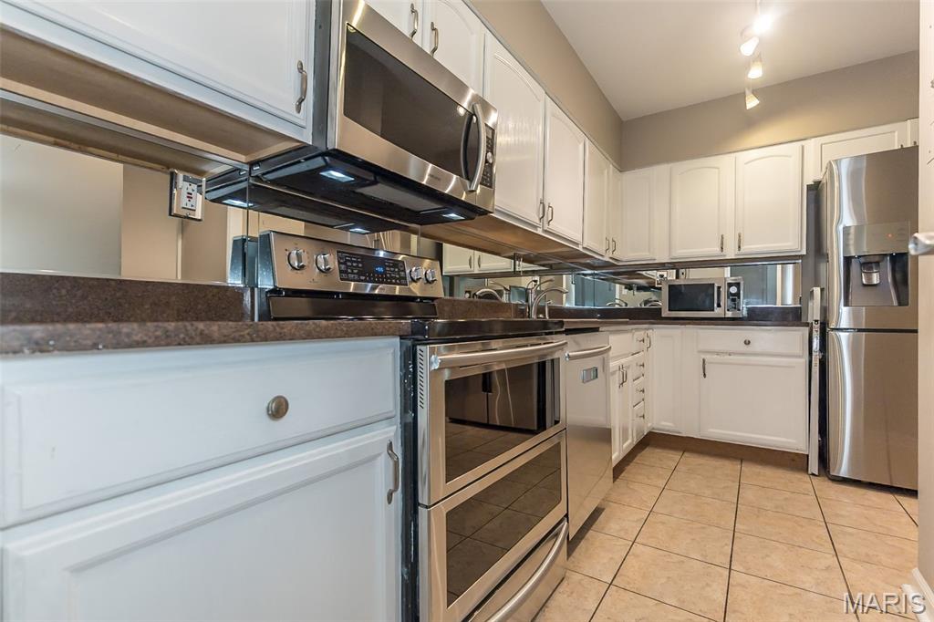 900 South Hanley Road, Unit 5C St. Louis, MO 63105 - Photo 14 of 33