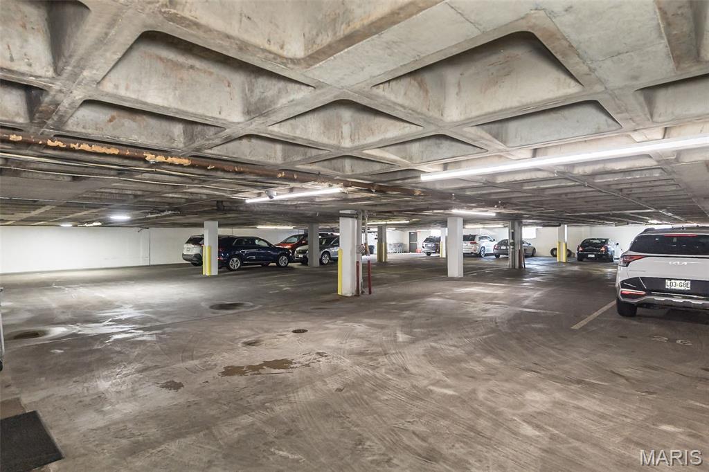 900 South Hanley Road, Unit 5C St. Louis, MO 63105 - Photo 26 of 33