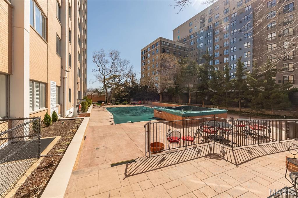 900 South Hanley Road, Unit 5C St. Louis, MO 63105 - Photo 32 of 33