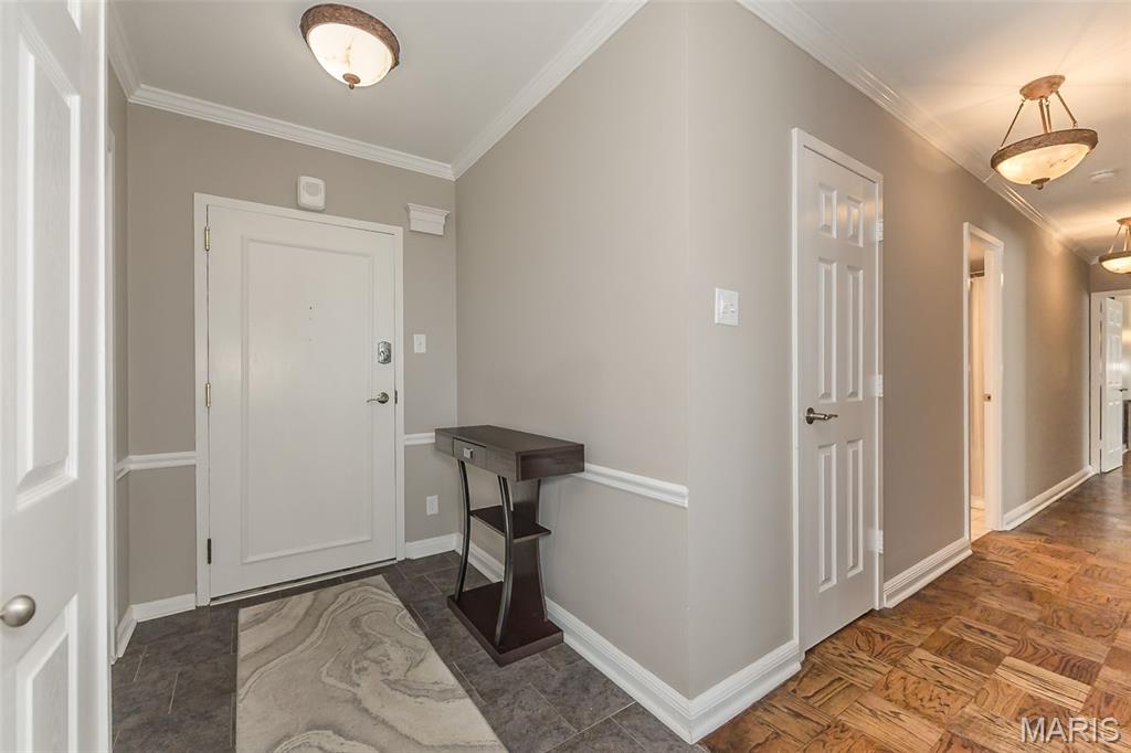 900 South Hanley Road, Unit 5C St. Louis, MO 63105 - Photo 5 of 33