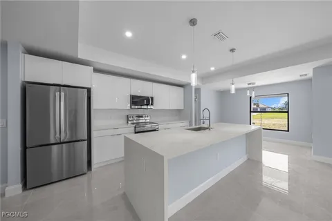 $389,900 | 2606 Northwest 10th Terrace, Cape Coral, FL 33993