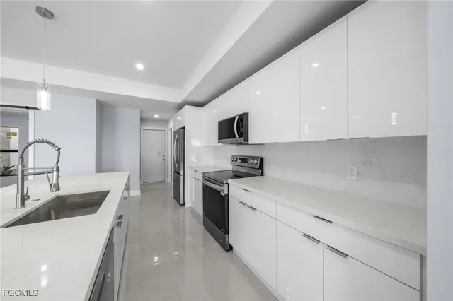 $389,900 | 2606 Northwest 10th Terrace, Cape Coral, FL 33993