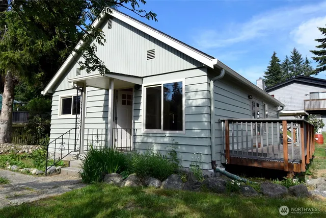 $2,780 | 2805 Northeast 133rd Street, Seattle, WA 98125