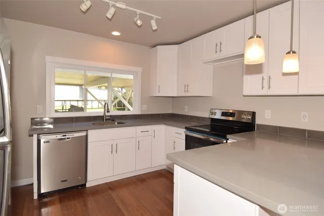 $2,780 | 2805 Northeast 133rd Street, Seattle, WA 98125